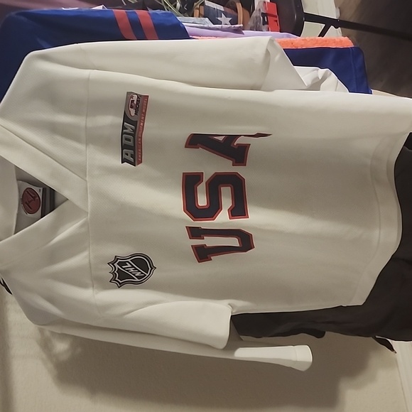 Clothes - Picture 7 of 17